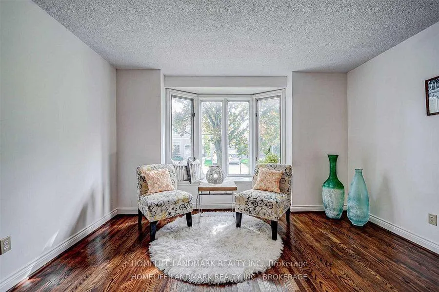 Photo 8 of 44 Frontenac Avenue, Toronto, Bedford Park-Nortown — HOMEH