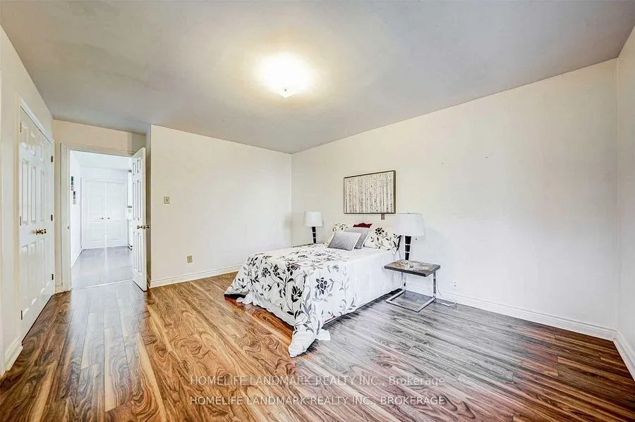 Photo 11 of 44 Frontenac Avenue, Toronto, Bedford Park-Nortown — HOMEH