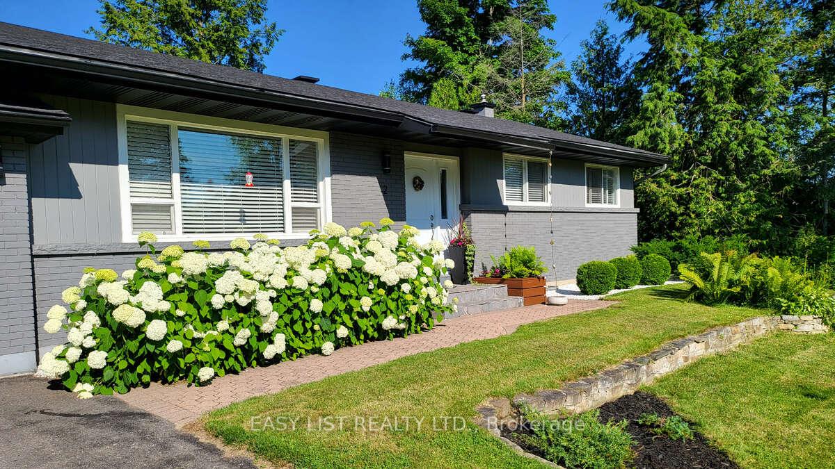 Photo 2 of 2 Miriam Avenue, Ottawa, Pineglen — HOMEH