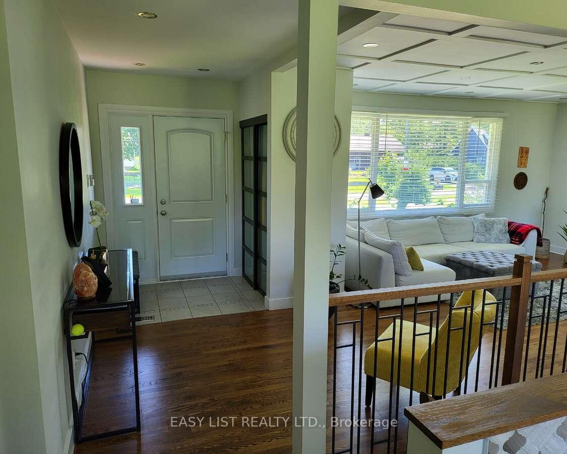Photo 4 of 2 Miriam Avenue, Ottawa, Pineglen — HOMEH