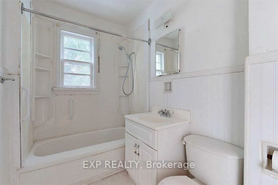 Photo 14 of 563 Devon Avenue, Oshawa, Donevan — HOMEH