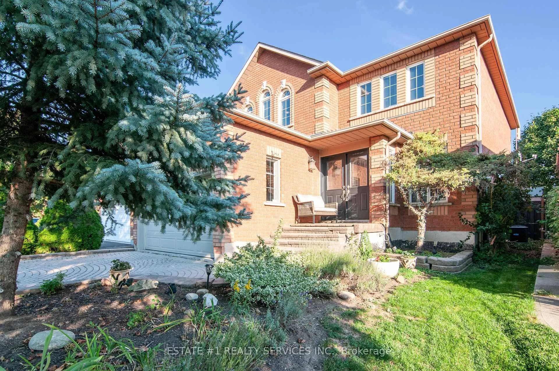 Photo 2 of 102 Cresthaven Road, Brampton, Snelgrove — HOMEH