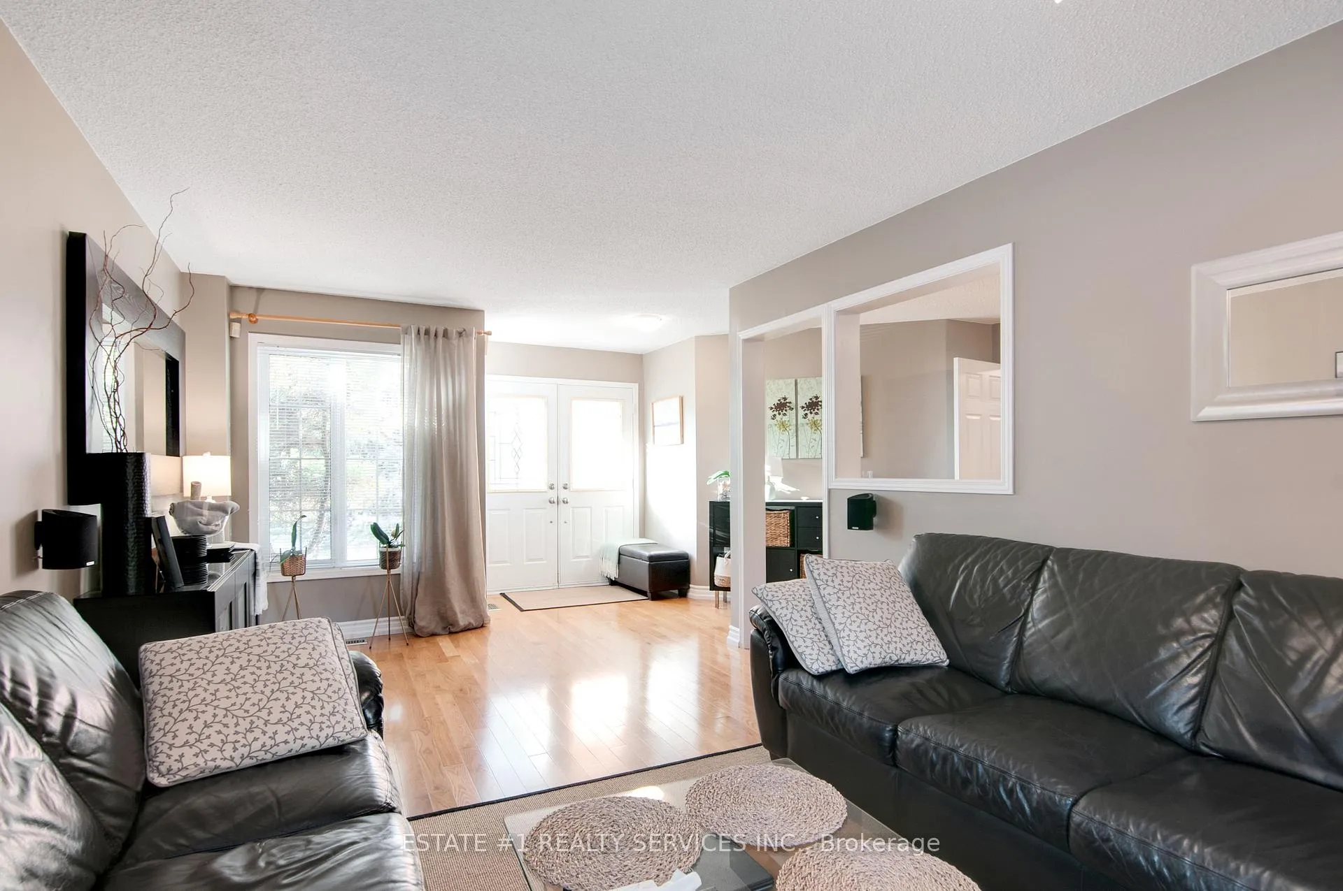 Photo 6 of 102 Cresthaven Road, Brampton, Snelgrove — HOMEH
