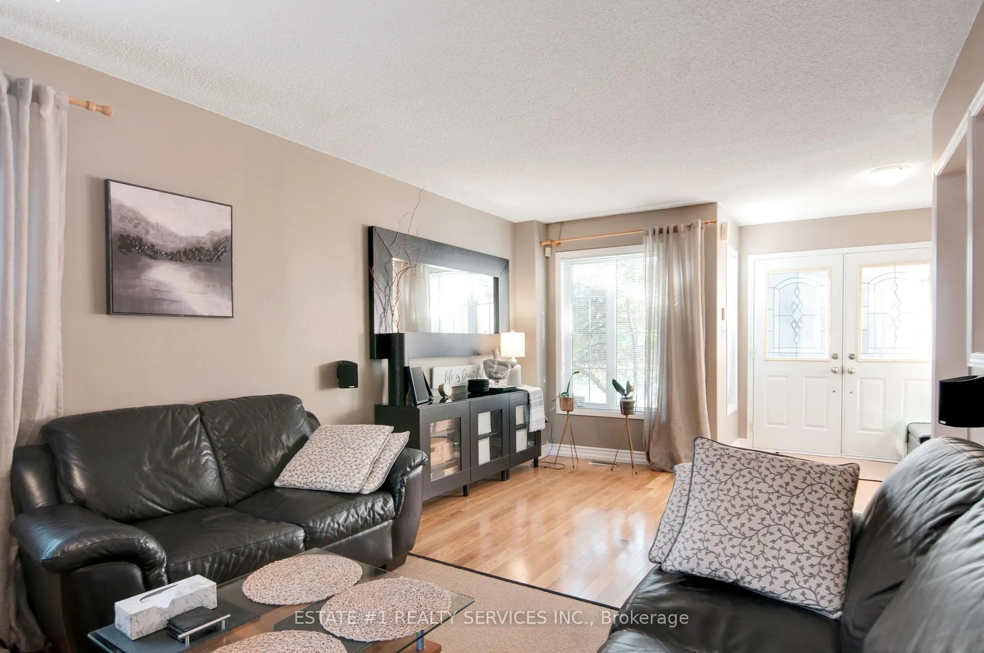 Photo 9 of 102 Cresthaven Road, Brampton, Snelgrove — HOMEH