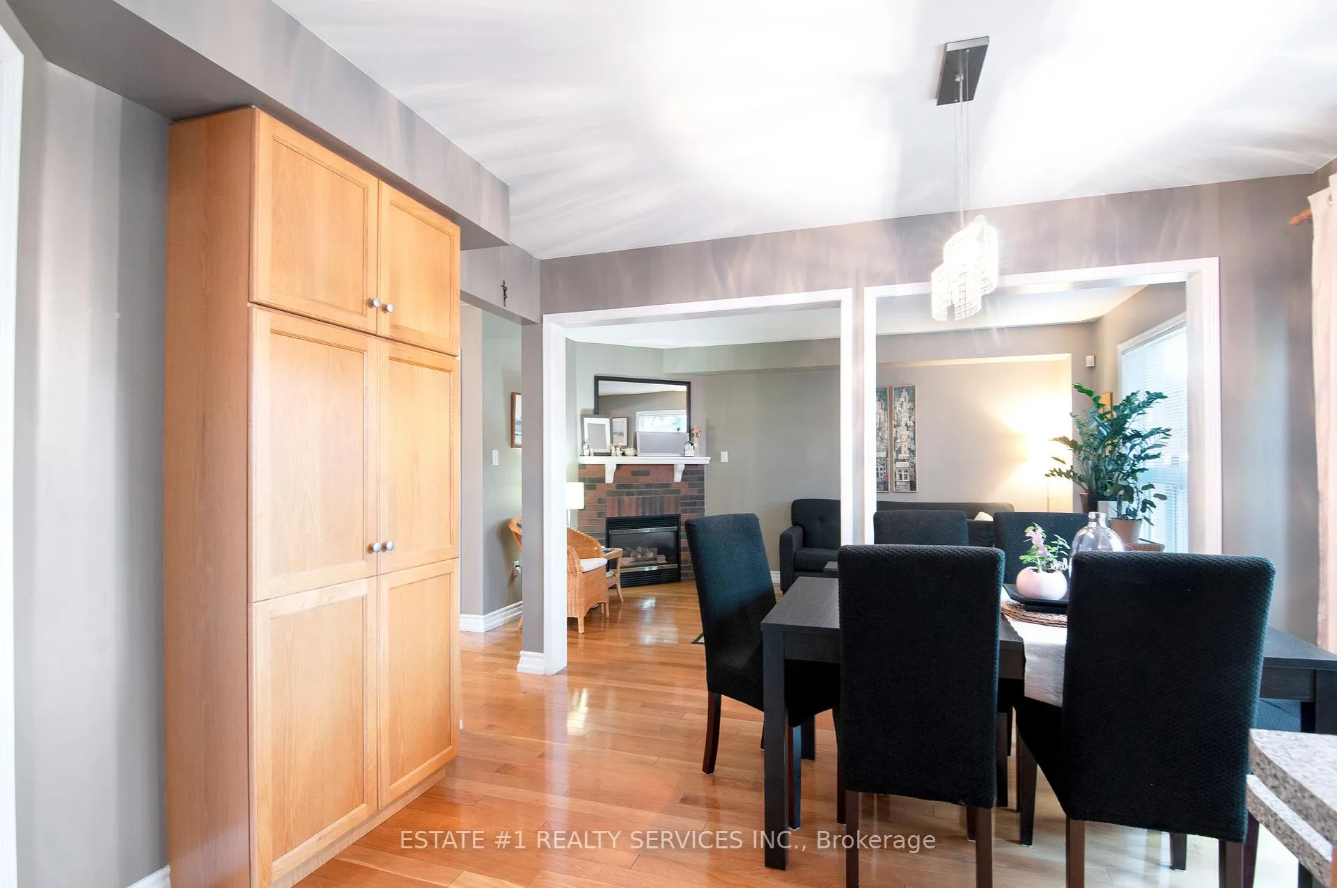 Photo 16 of 102 Cresthaven Road, Brampton, Snelgrove — HOMEH