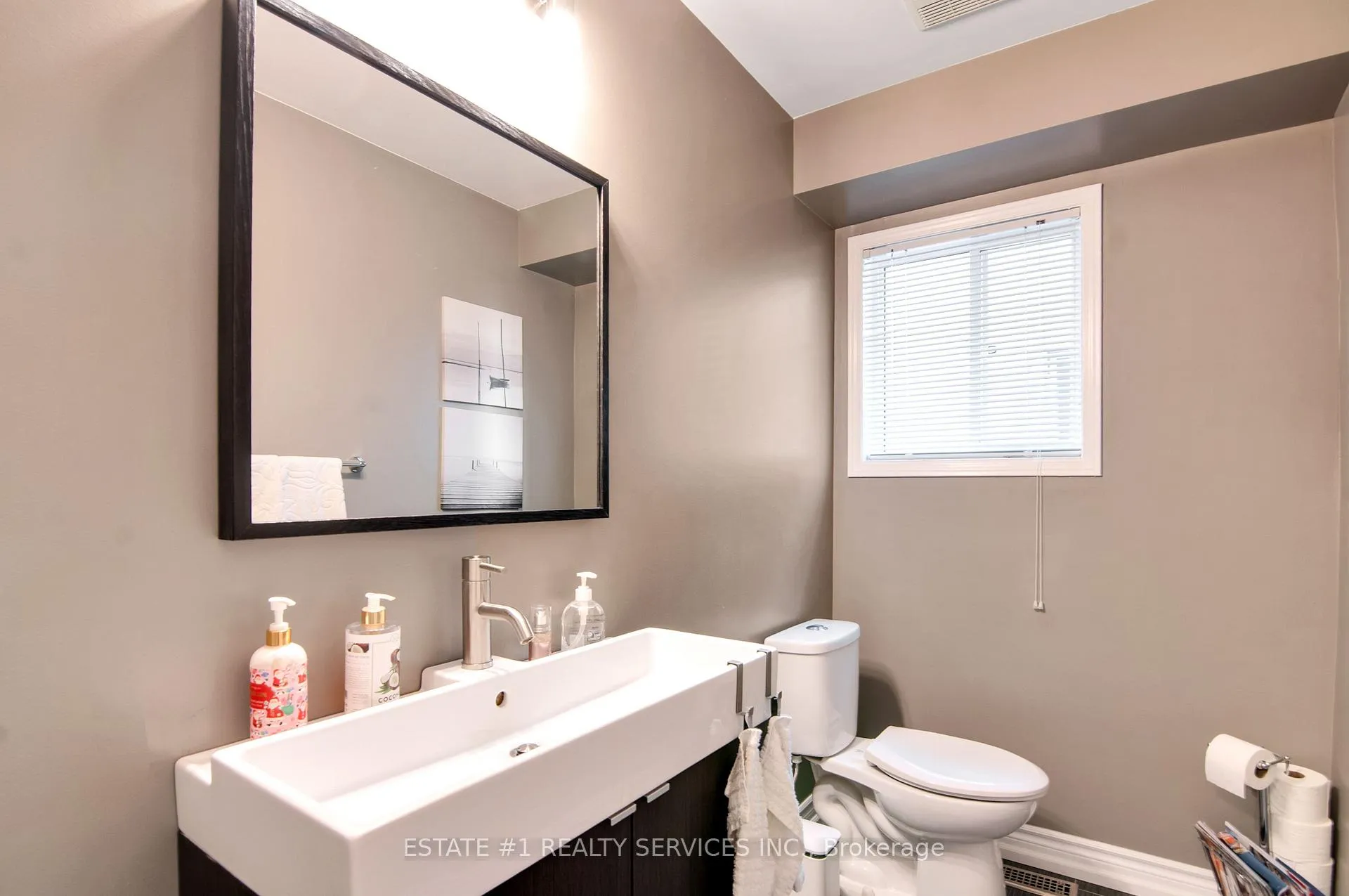 Photo 17 of 102 Cresthaven Road, Brampton, Snelgrove — HOMEH