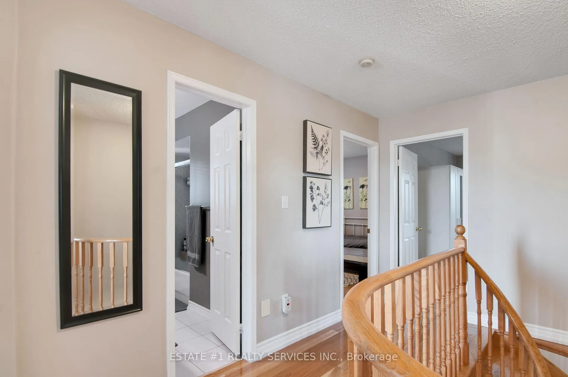 Photo 23 of 102 Cresthaven Road, Brampton, Snelgrove — HOMEH