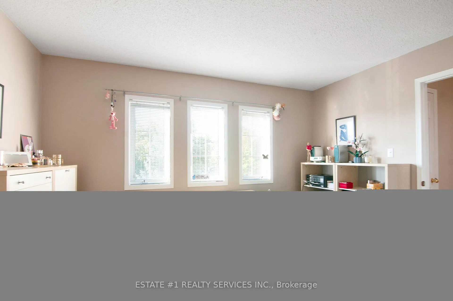 Photo 25 of 102 Cresthaven Road, Brampton, Snelgrove — HOMEH