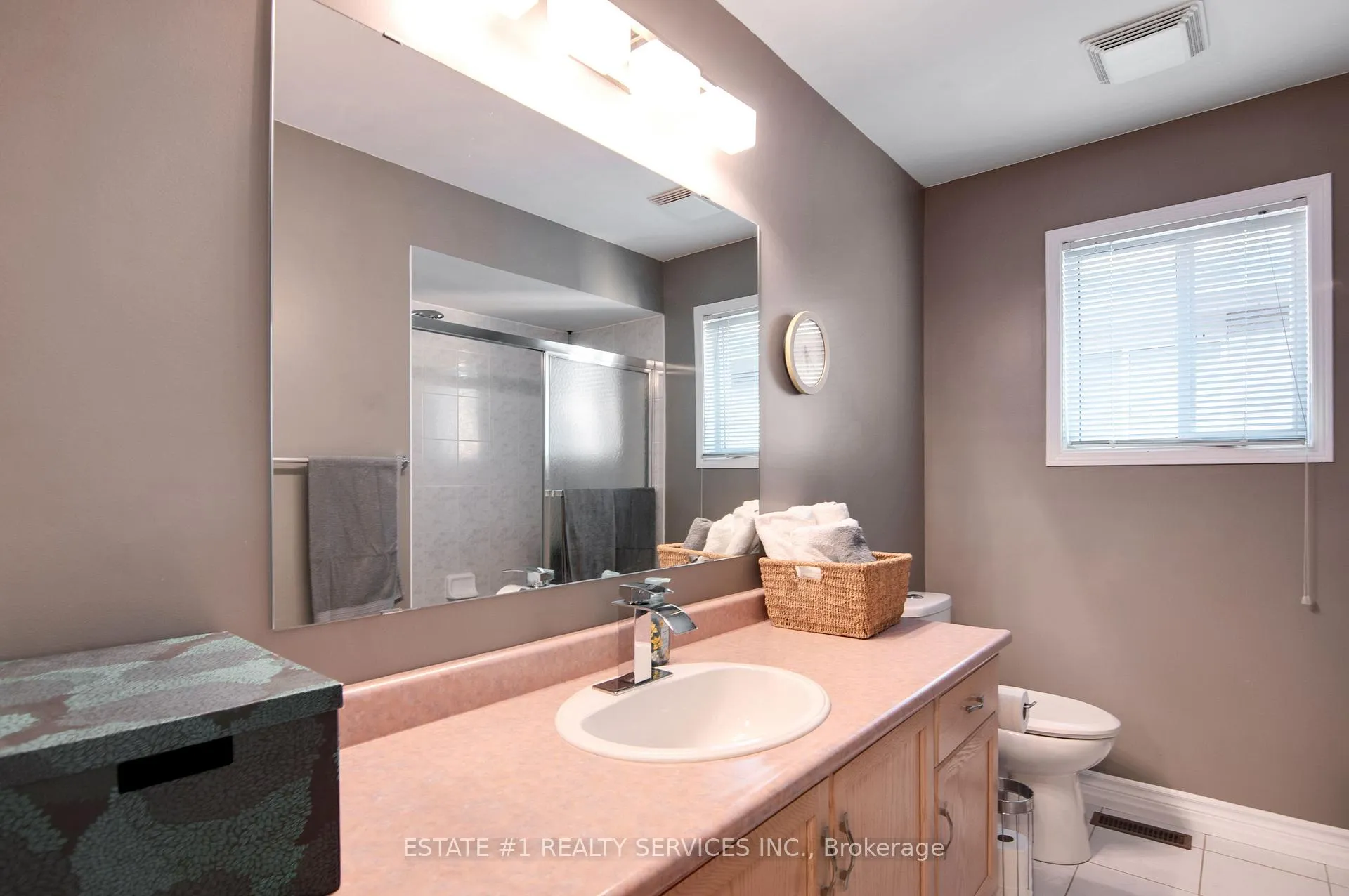 Photo 28 of 102 Cresthaven Road, Brampton, Snelgrove — HOMEH