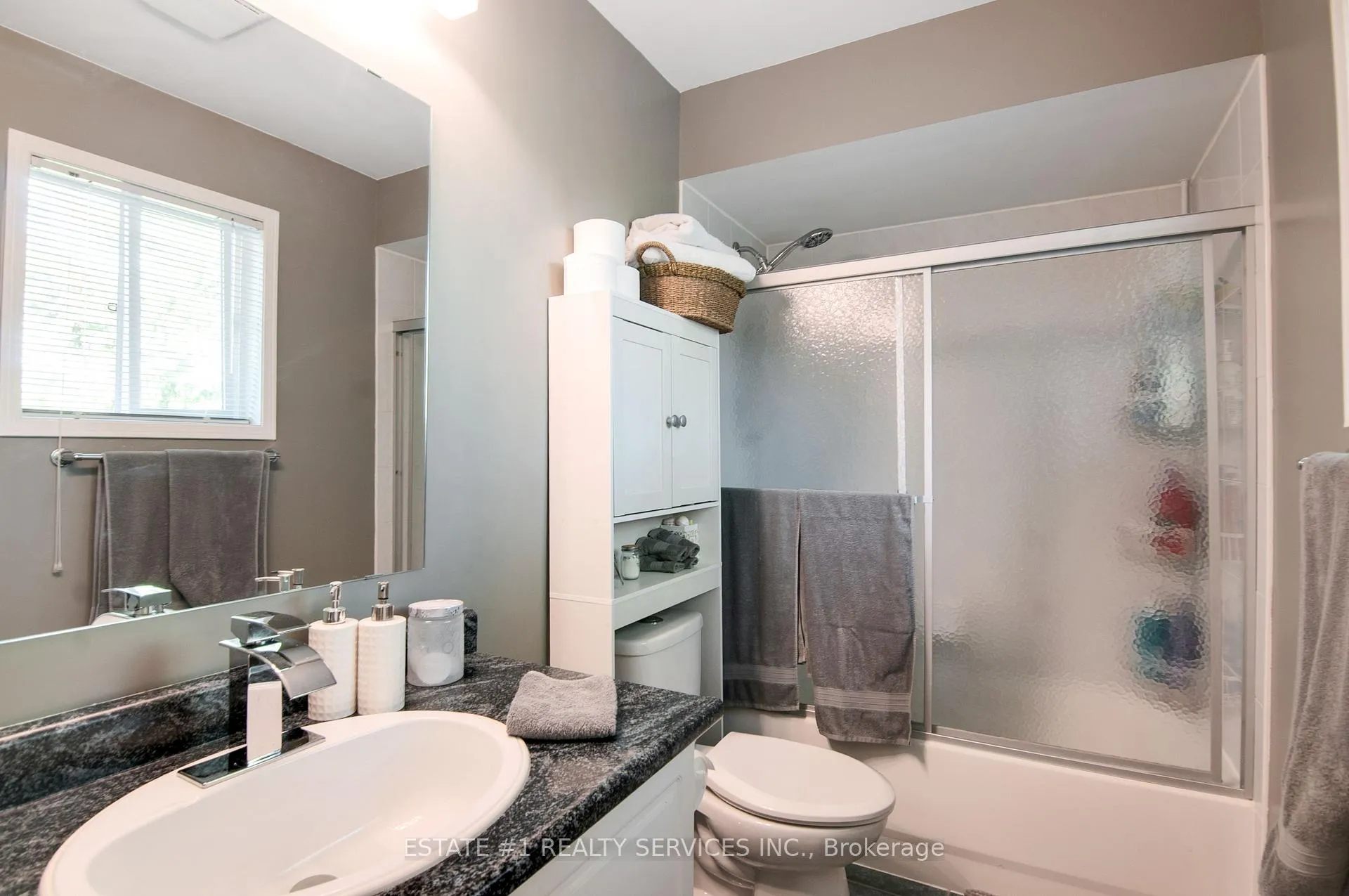 Photo 30 of 102 Cresthaven Road, Brampton, Snelgrove — HOMEH