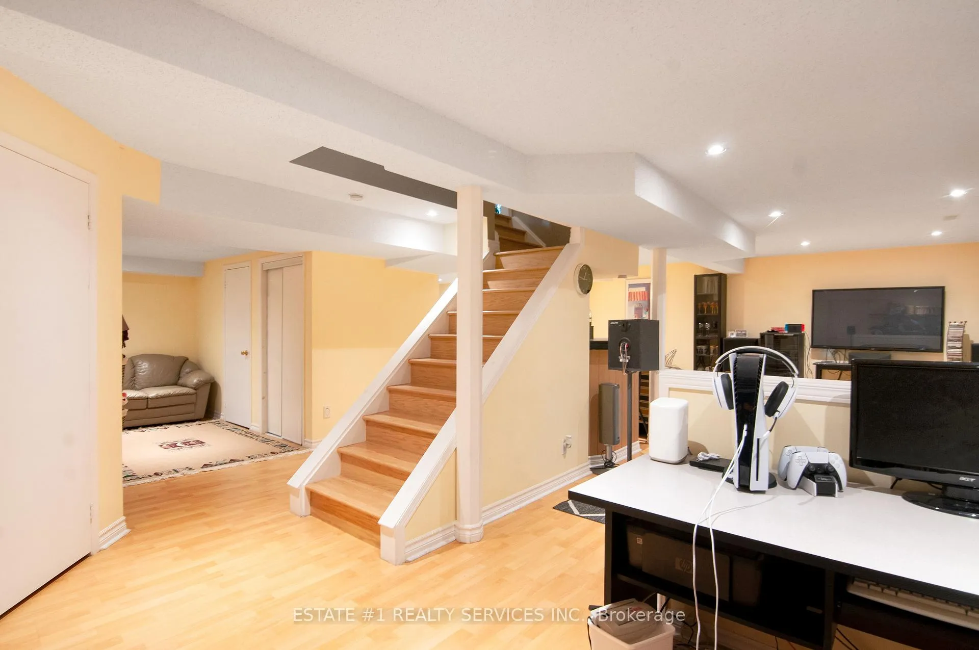 Photo 33 of 102 Cresthaven Road, Brampton, Snelgrove — HOMEH
