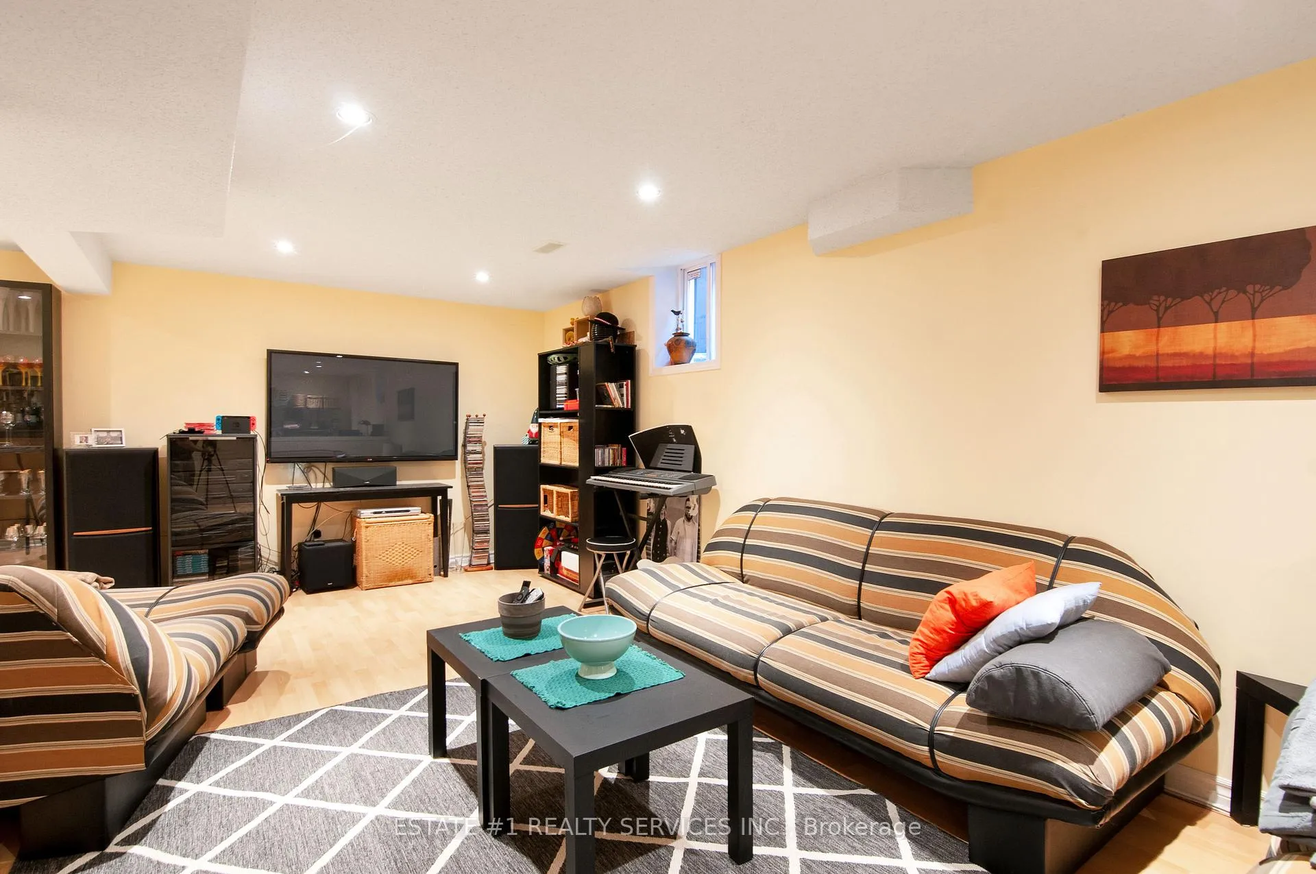 Photo 34 of 102 Cresthaven Road, Brampton, Snelgrove — HOMEH