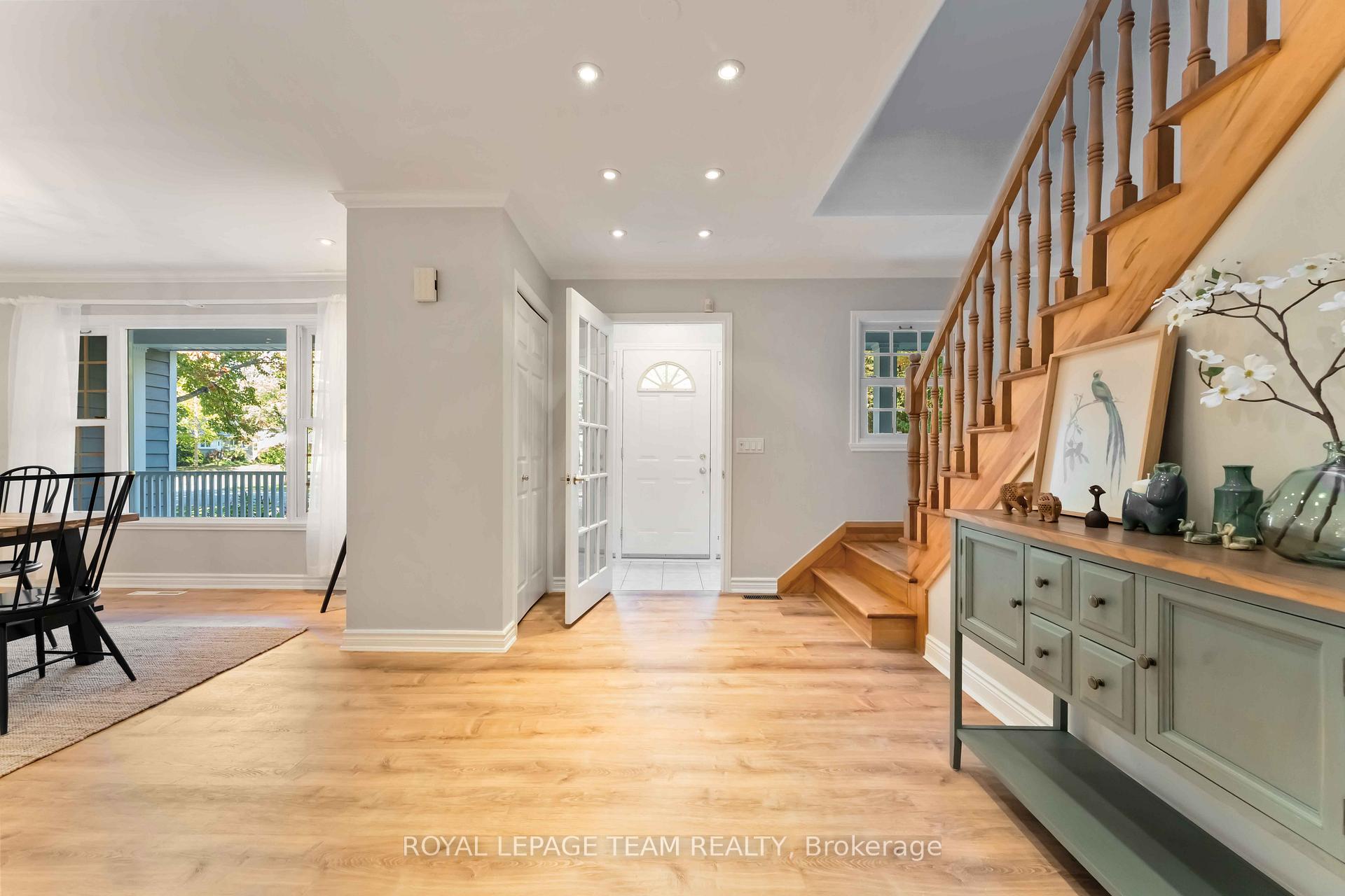 Photo 5 of 60 Vaan Drive, Ottawa, Merivale Gardens — HOMEH