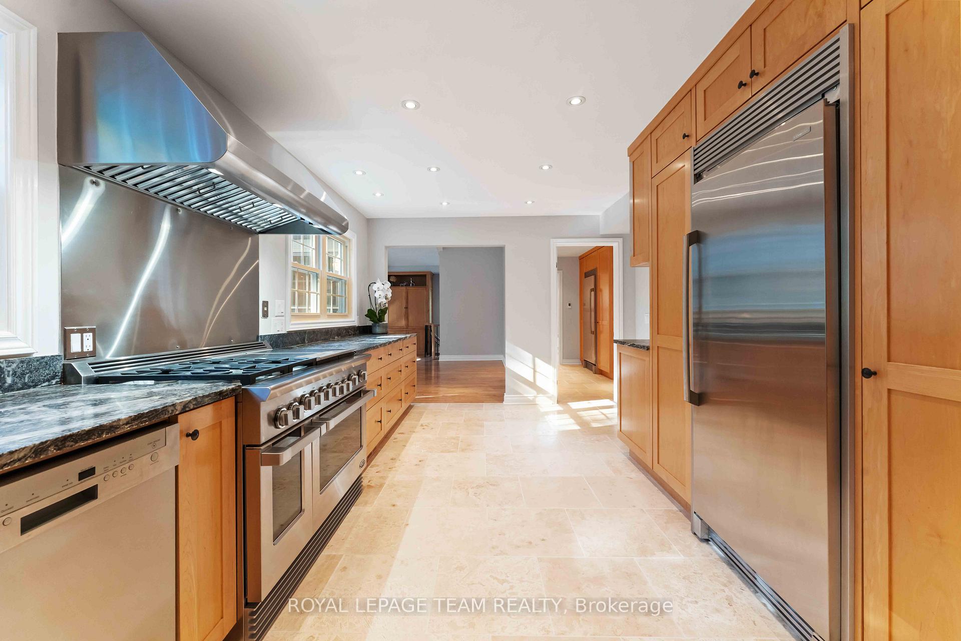 Photo 8 of 60 Vaan Drive, Ottawa, Merivale Gardens — HOMEH