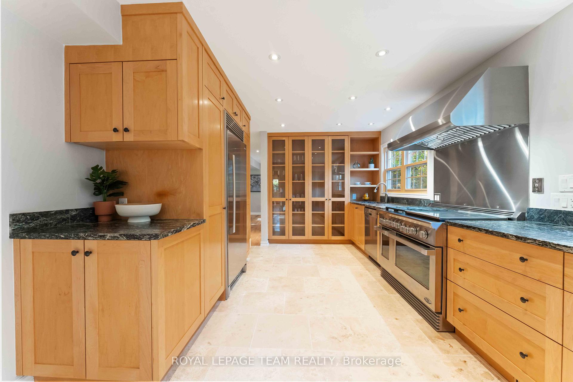 Photo 10 of 60 Vaan Drive, Ottawa, Merivale Gardens — HOMEH