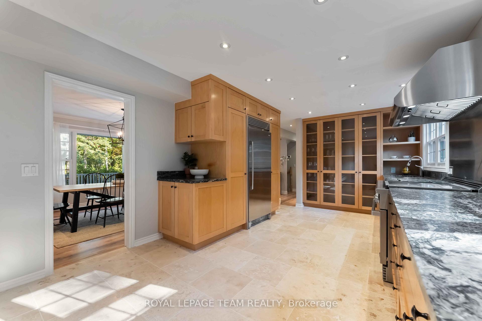 Photo 11 of 60 Vaan Drive, Ottawa, Merivale Gardens — HOMEH