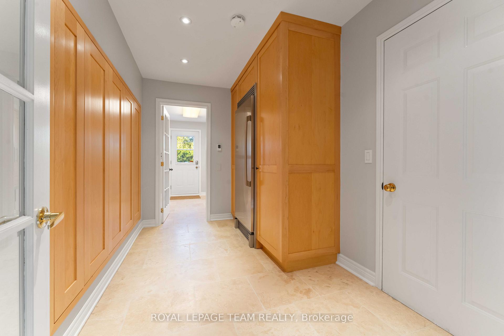 Photo 15 of 60 Vaan Drive, Ottawa, Merivale Gardens — HOMEH