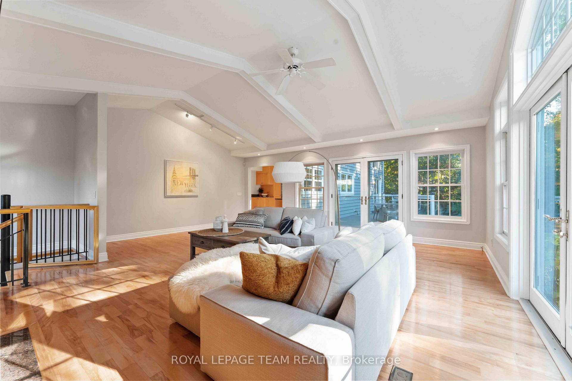 Photo 20 of 60 Vaan Drive, Ottawa, Merivale Gardens — HOMEH