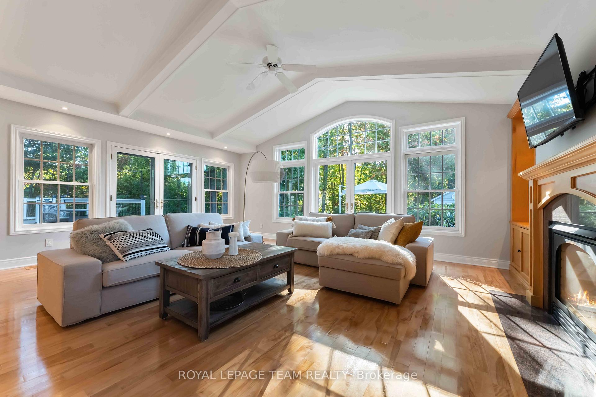 Photo 21 of 60 Vaan Drive, Ottawa, Merivale Gardens — HOMEH