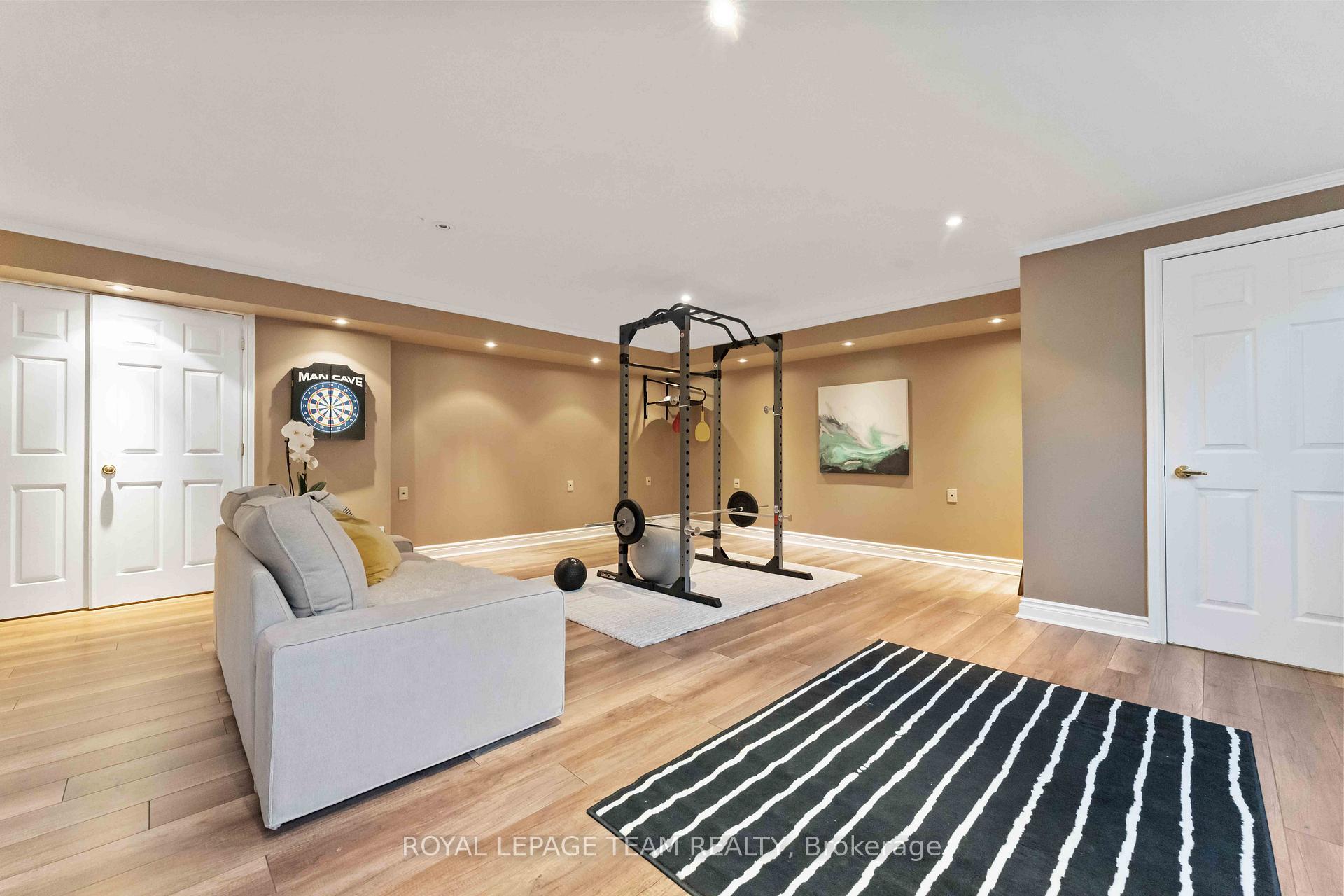 Photo 38 of 60 Vaan Drive, Ottawa, Merivale Gardens — HOMEH