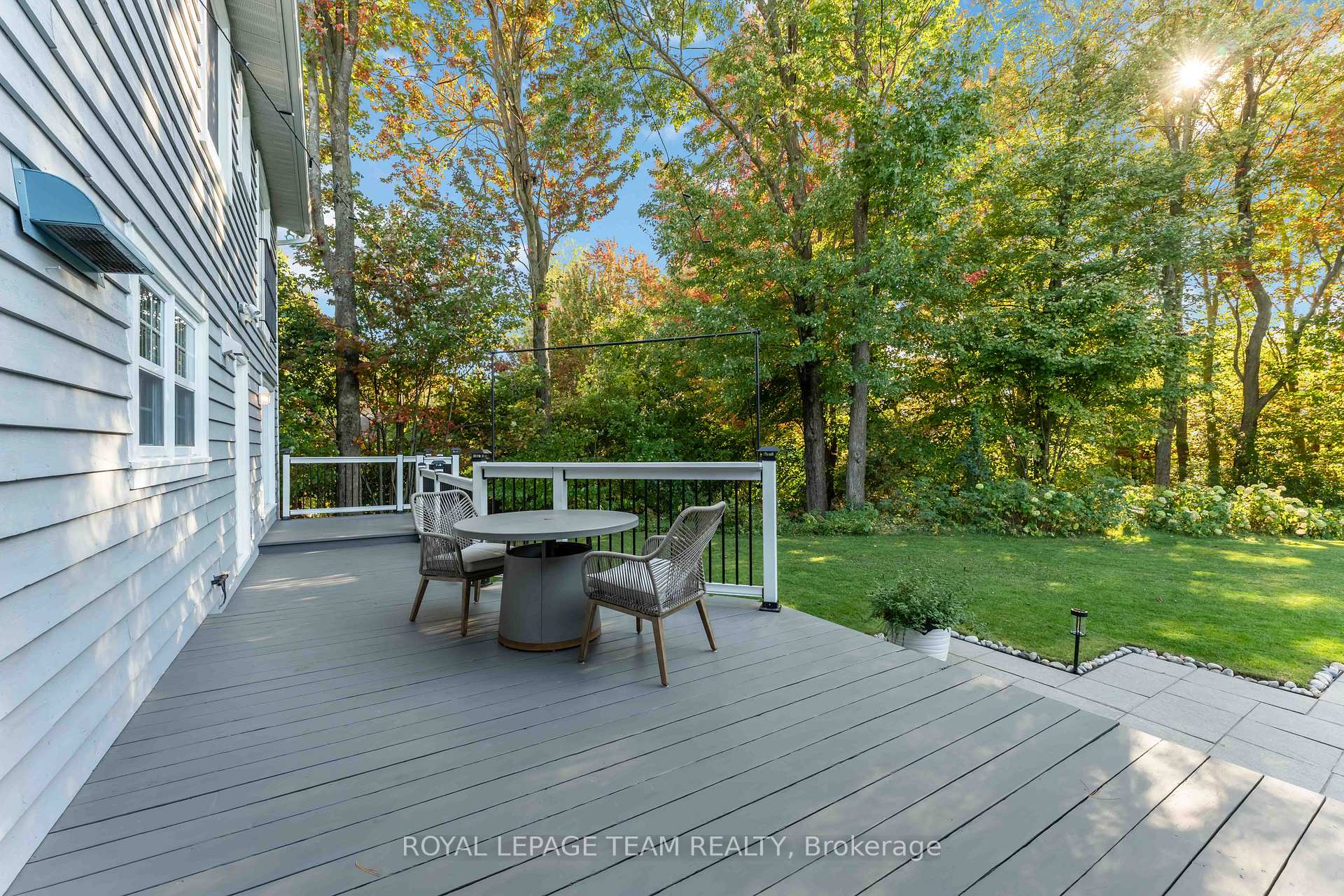 Photo 43 of 60 Vaan Drive, Ottawa, Merivale Gardens — HOMEH