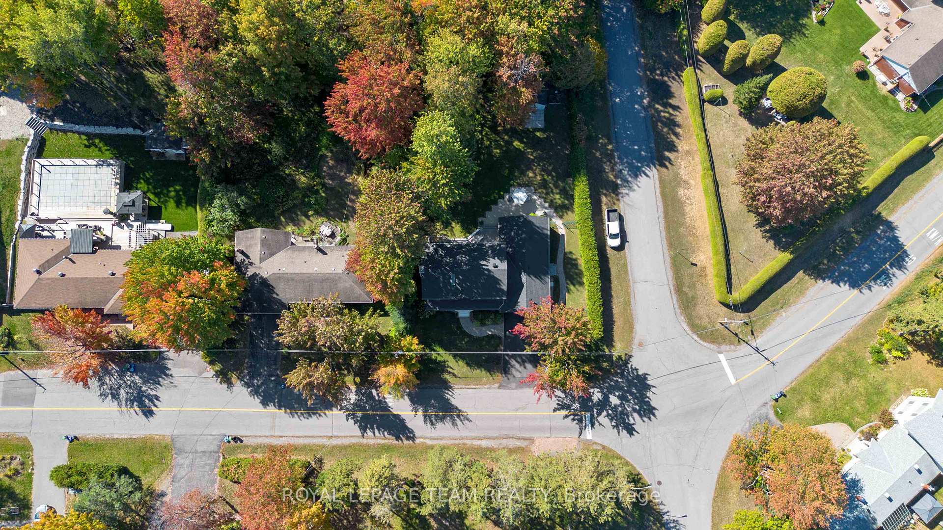 Photo 46 of 60 Vaan Drive, Ottawa, Merivale Gardens — HOMEH