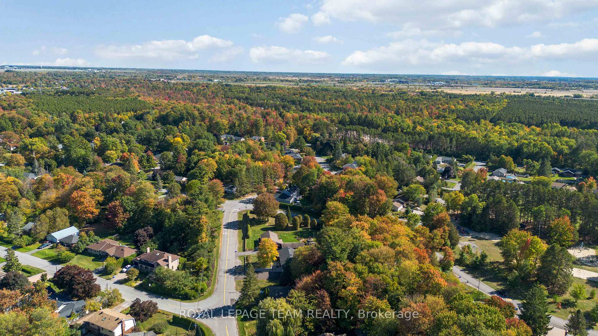 Photo 49 of 60 Vaan Drive, Ottawa, Merivale Gardens — HOMEH