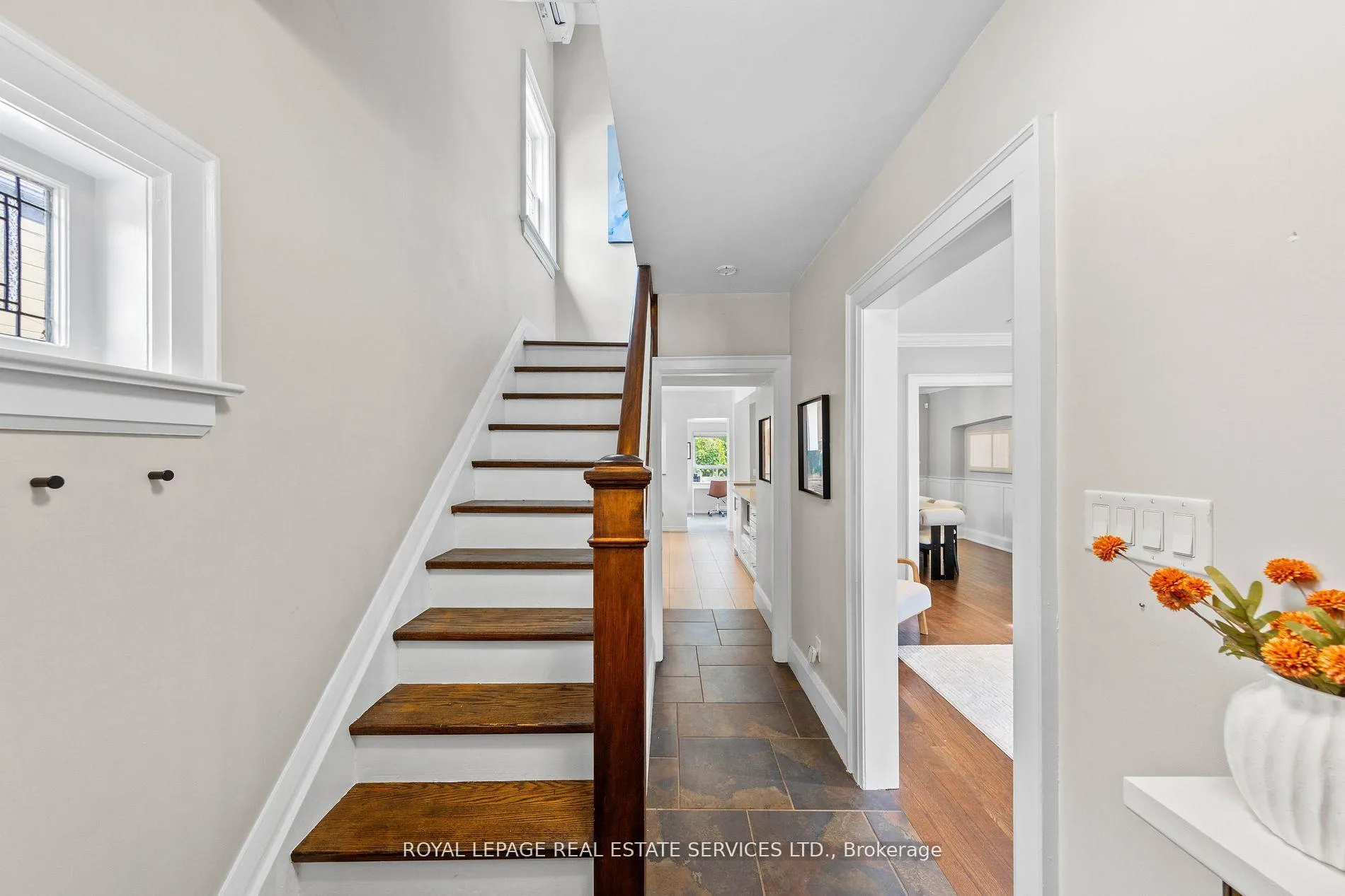Photo 5 of 1565 Mount Pleasant Road, Toronto, Lawrence Park North — HOMEH