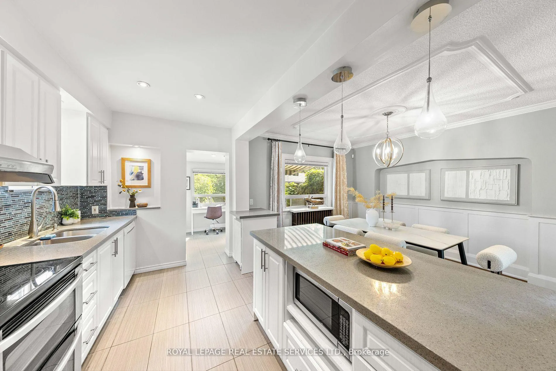Photo 11 of 1565 Mount Pleasant Road, Toronto, Lawrence Park North — HOMEH