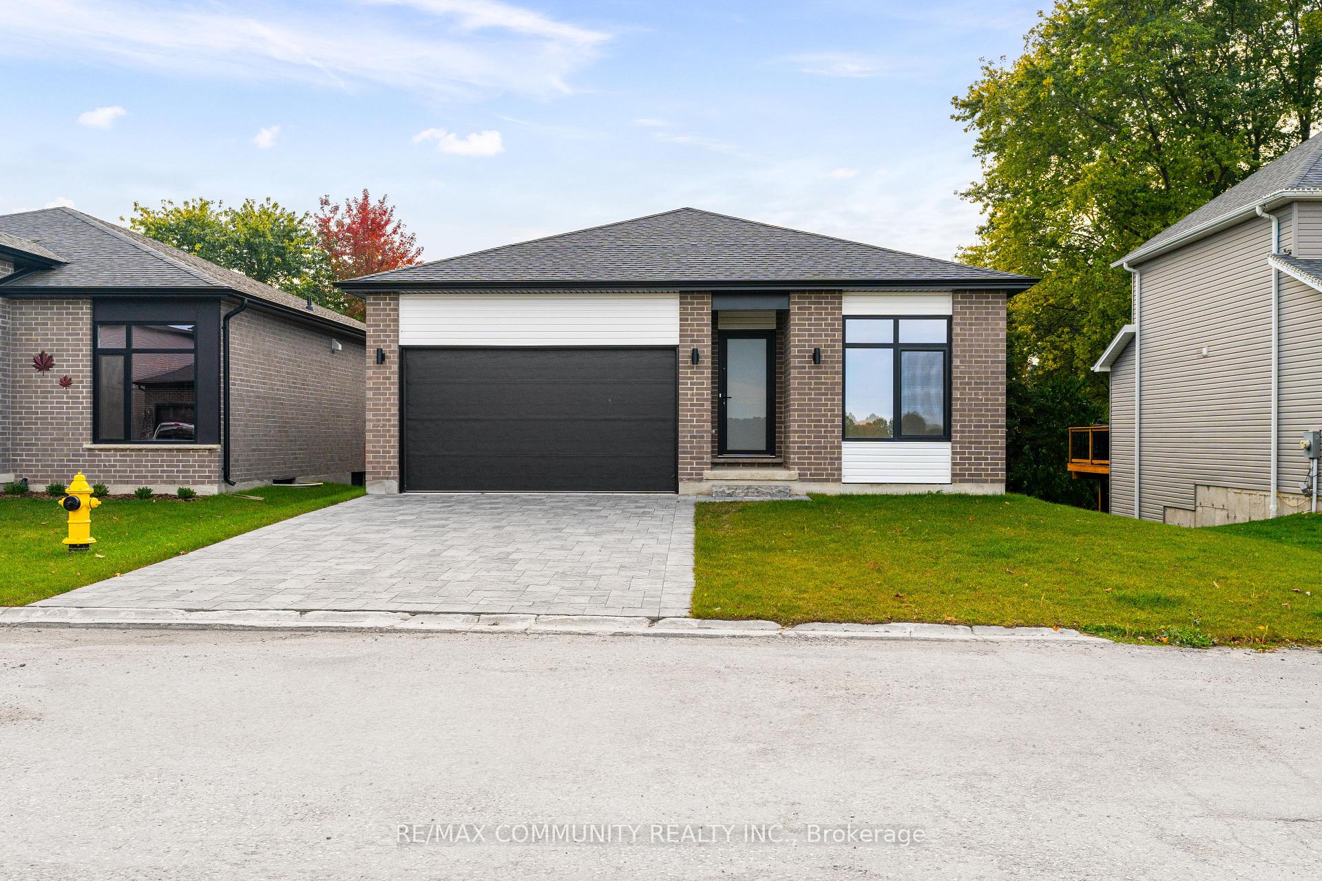 Photo 1 of 14 Alexander Circle, Strathroy-Caradoc, Caradoc — HOMEH