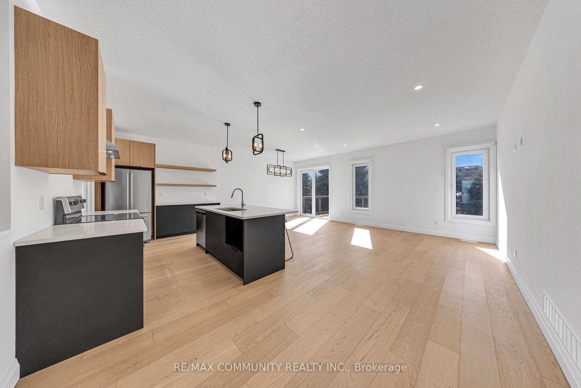 Photo 7 of 14 Alexander Circle, Strathroy-Caradoc, Caradoc — HOMEH