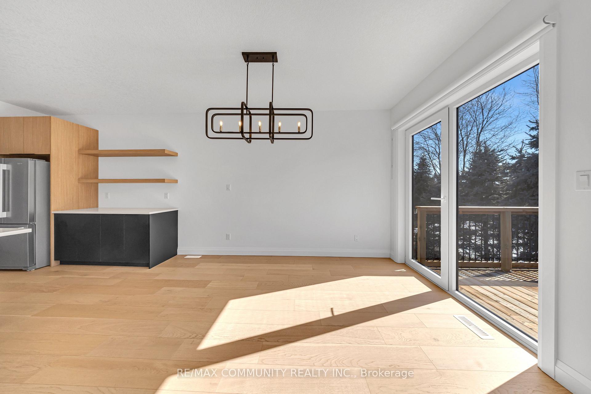 Photo 13 of 14 Alexander Circle, Strathroy-Caradoc, Caradoc — HOMEH