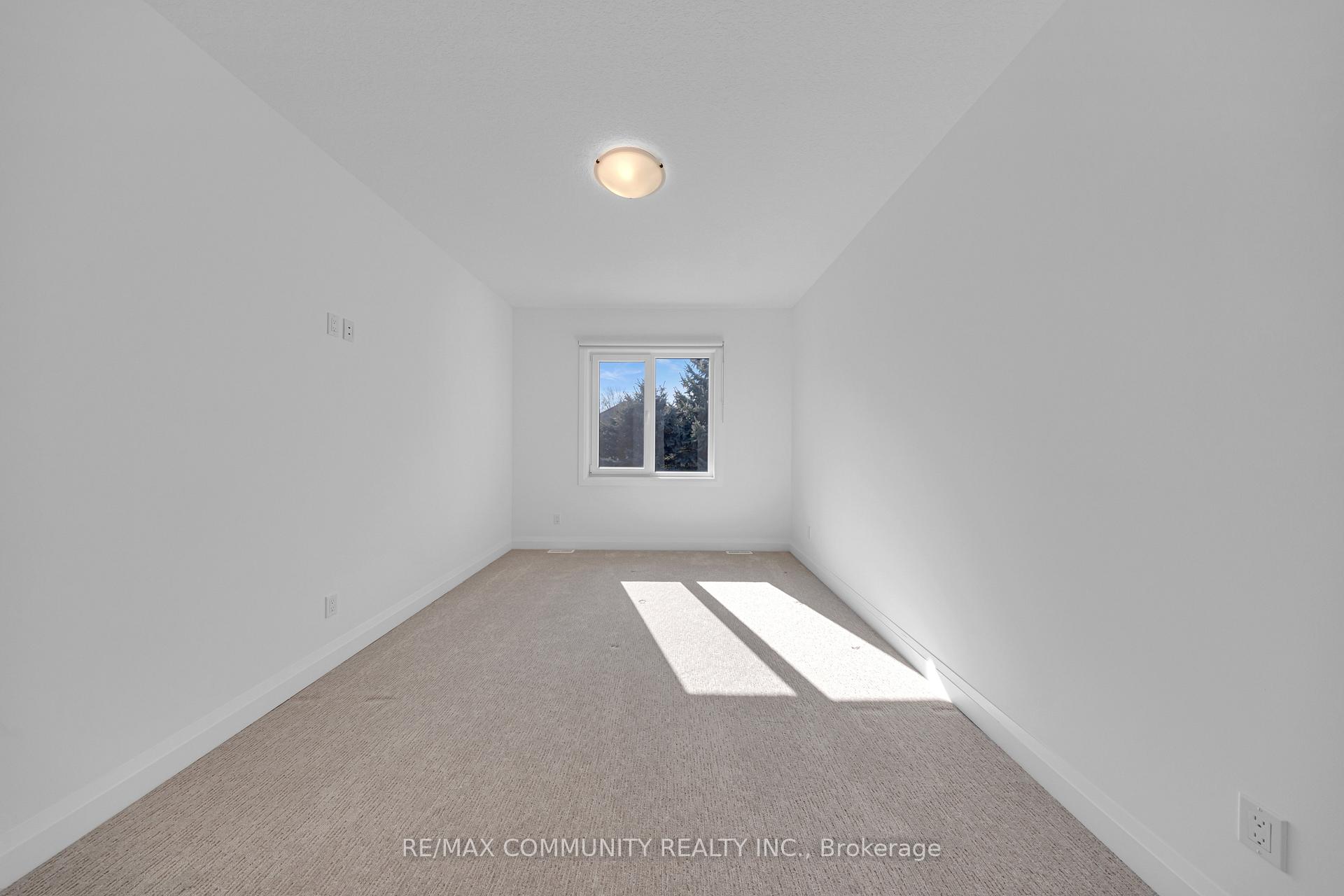 Photo 19 of 14 Alexander Circle, Strathroy-Caradoc, Caradoc — HOMEH