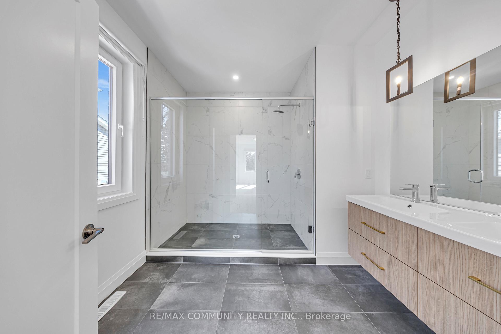 Photo 22 of 14 Alexander Circle, Strathroy-Caradoc, Caradoc — HOMEH