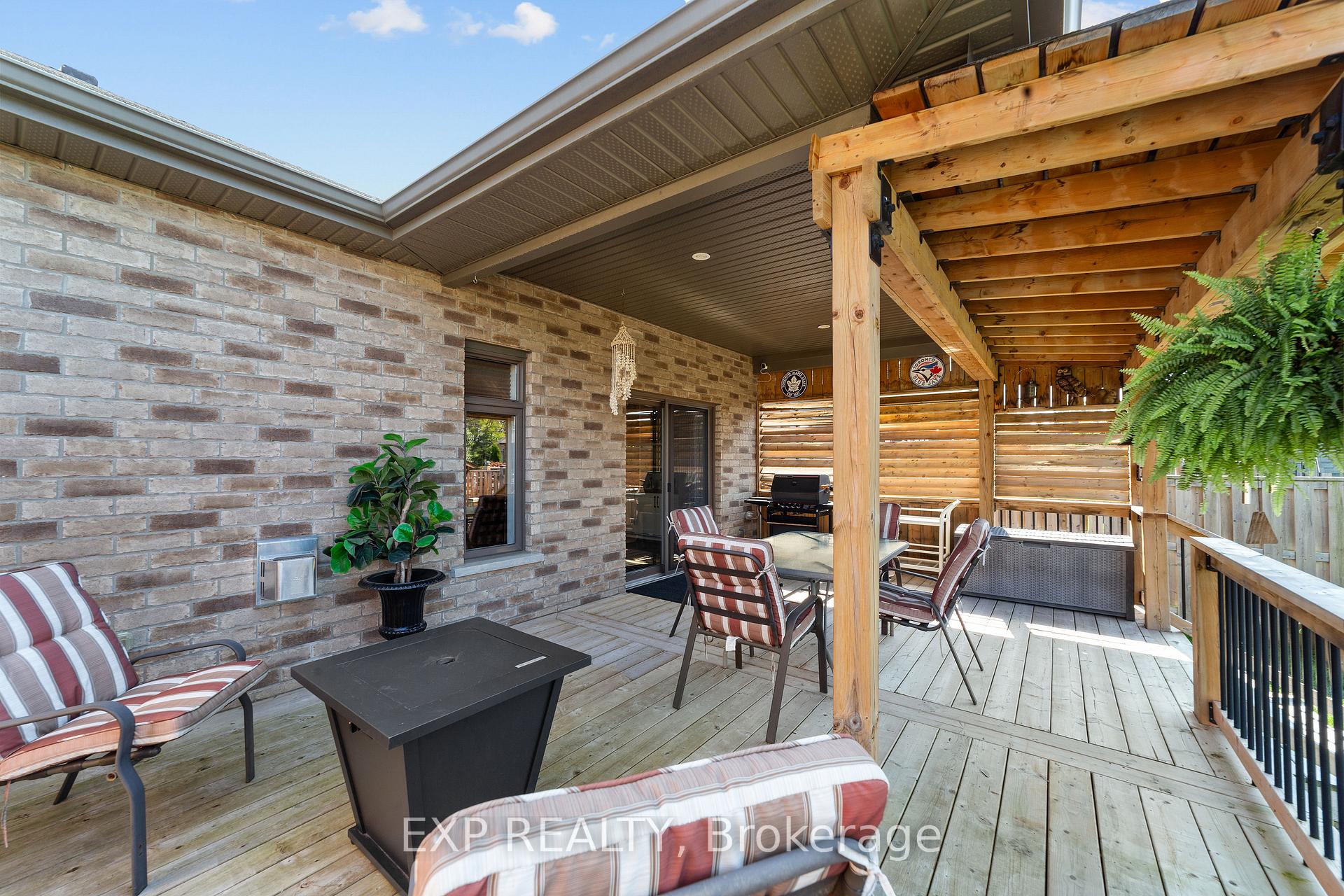 Photo 16 of 46 Collins Way, Strathroy-Caradoc, SE — HOMEH