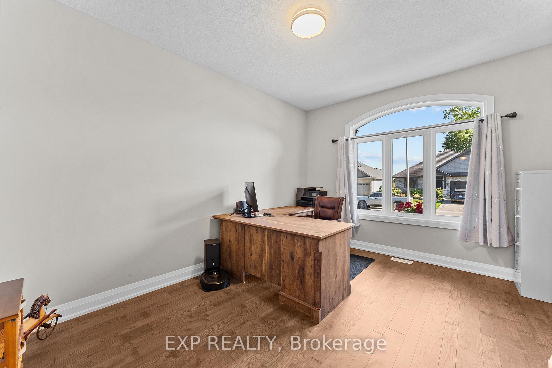 Photo 20 of 46 Collins Way, Strathroy-Caradoc, SE — HOMEH