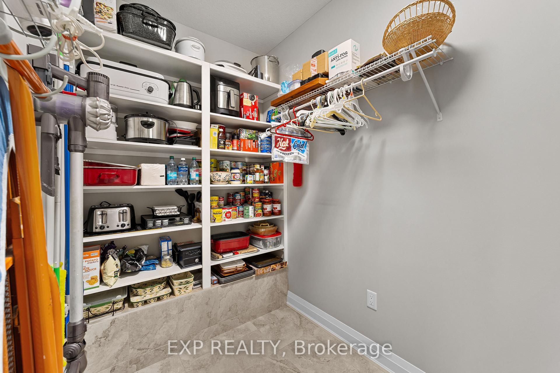 Photo 27 of 46 Collins Way, Strathroy-Caradoc, SE — HOMEH
