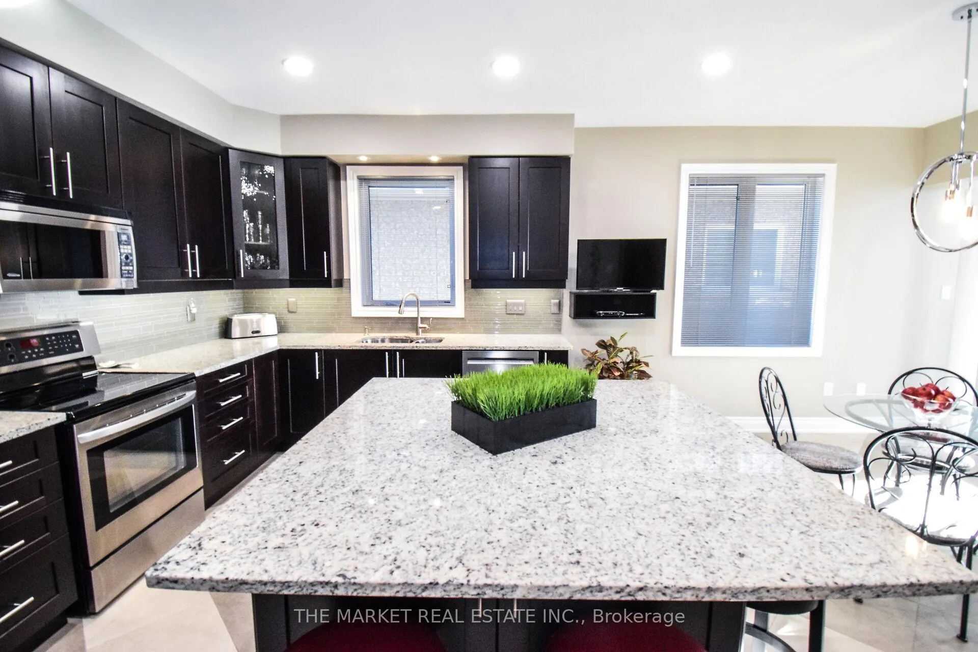 Photo 9 of 95 Turnberry Trail S, Welland, Hwy 406/Welland — HOMEH