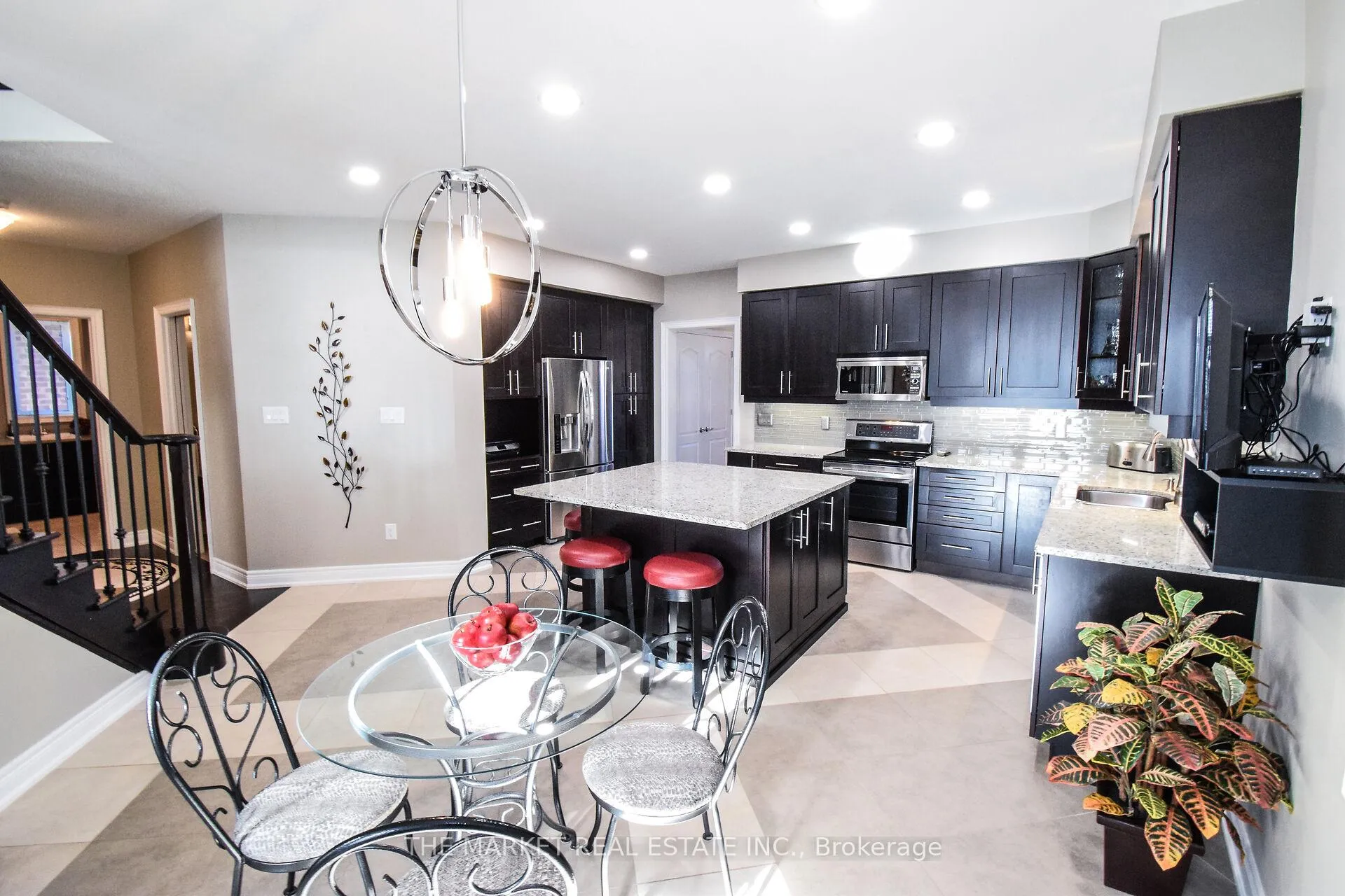 Photo 12 of 95 Turnberry Trail S, Welland, Hwy 406/Welland — HOMEH