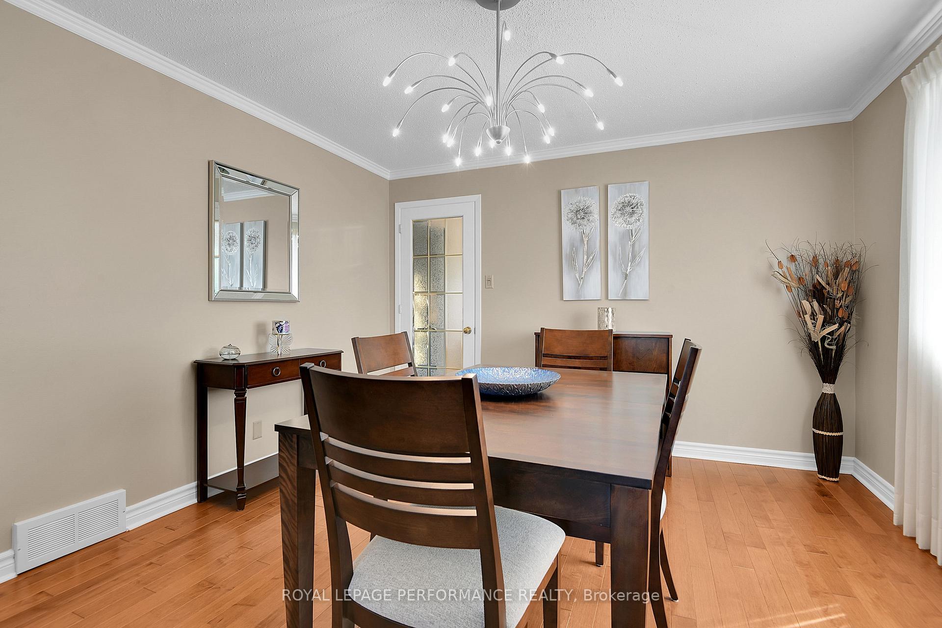Photo 9 of 124 Medhurst Drive, Ottawa, Tanglewood — HOMEH