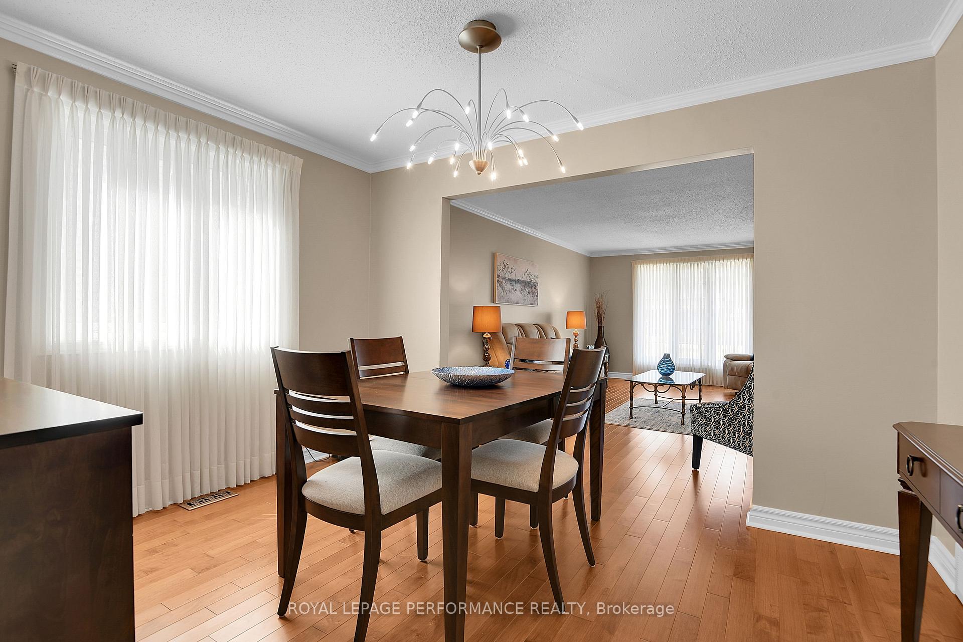 Photo 10 of 124 Medhurst Drive, Ottawa, Tanglewood — HOMEH