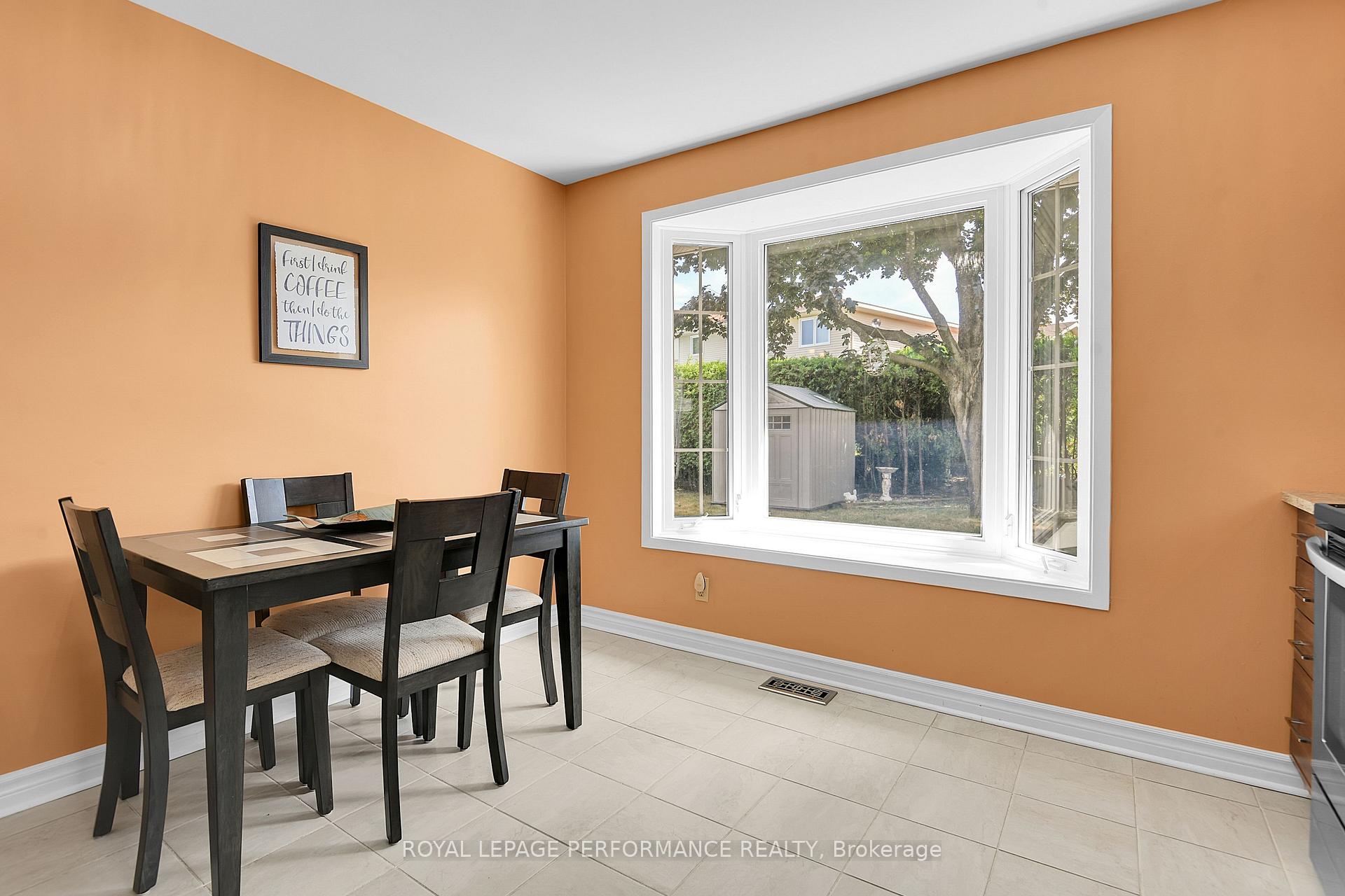 Photo 13 of 124 Medhurst Drive, Ottawa, Tanglewood — HOMEH