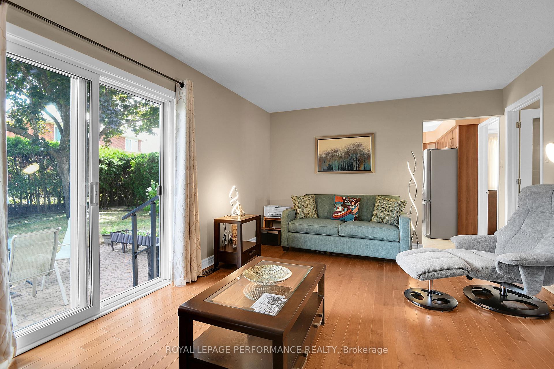 Photo 16 of 124 Medhurst Drive, Ottawa, Tanglewood — HOMEH