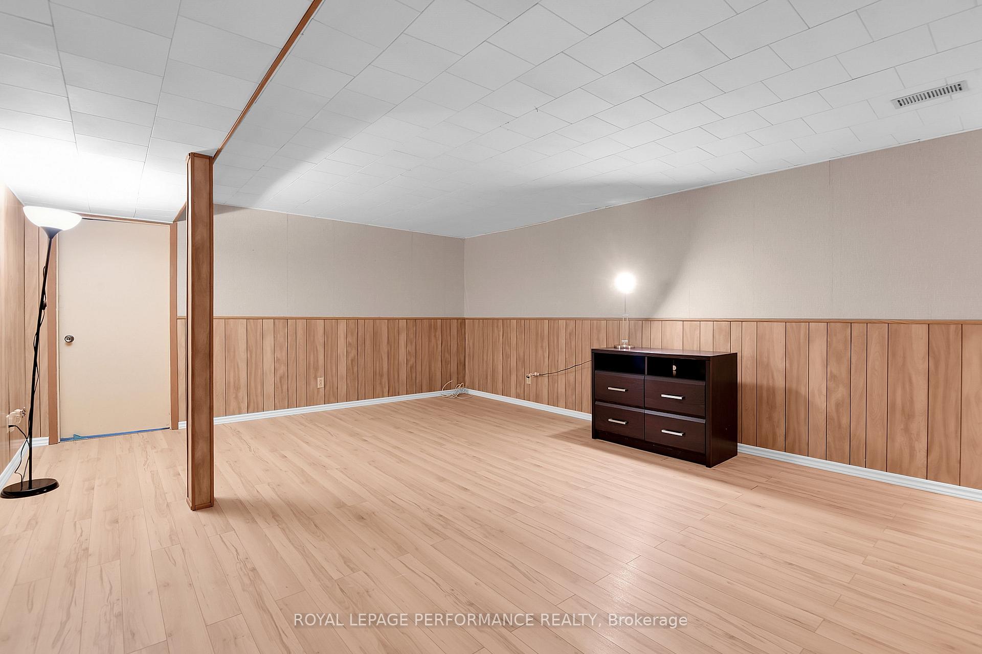 Photo 30 of 124 Medhurst Drive, Ottawa, Tanglewood — HOMEH
