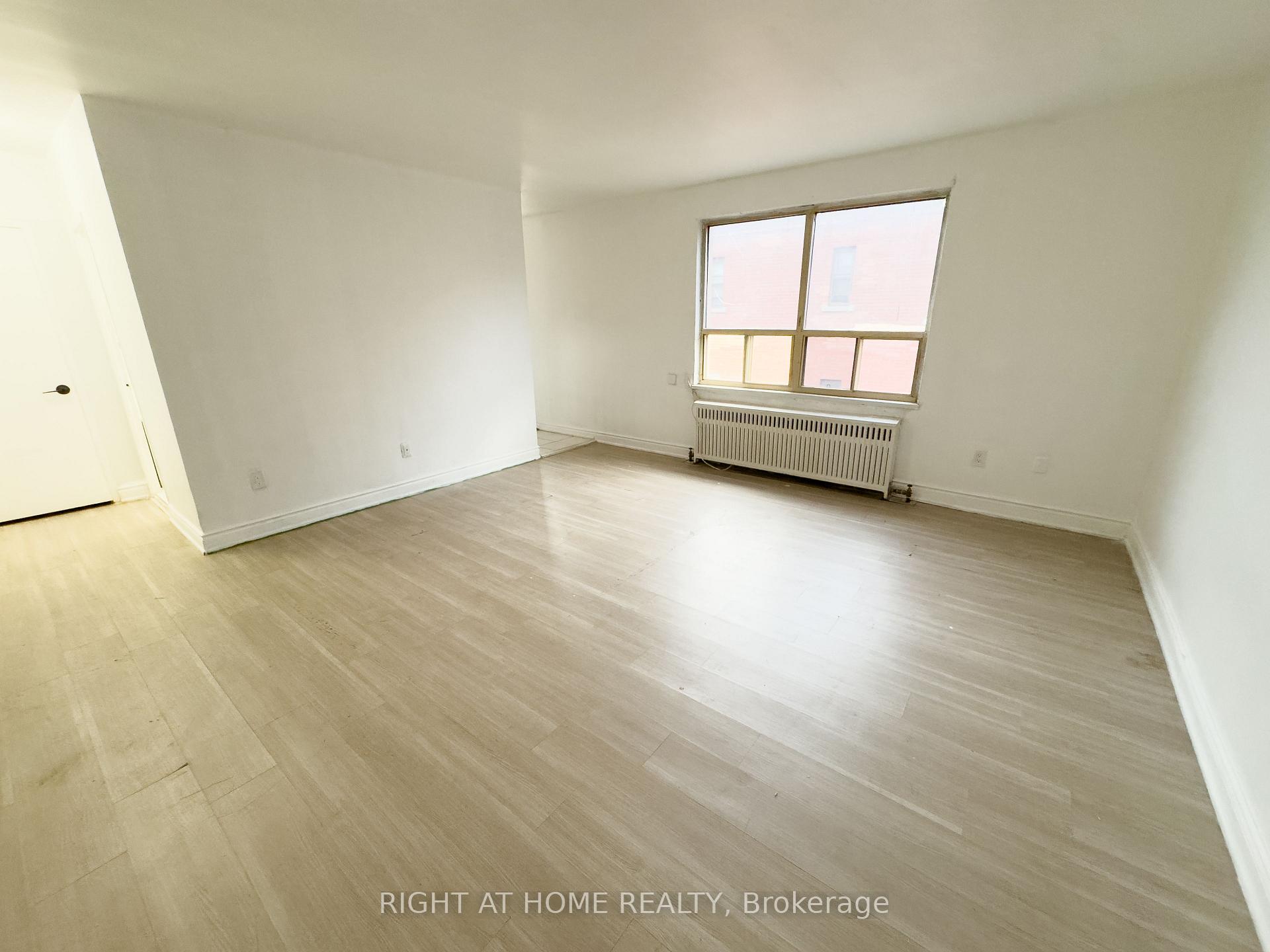 Photo 2 of Unit 311, 896 Eglinton Avenue E, Toronto, Leaside — HOMEH