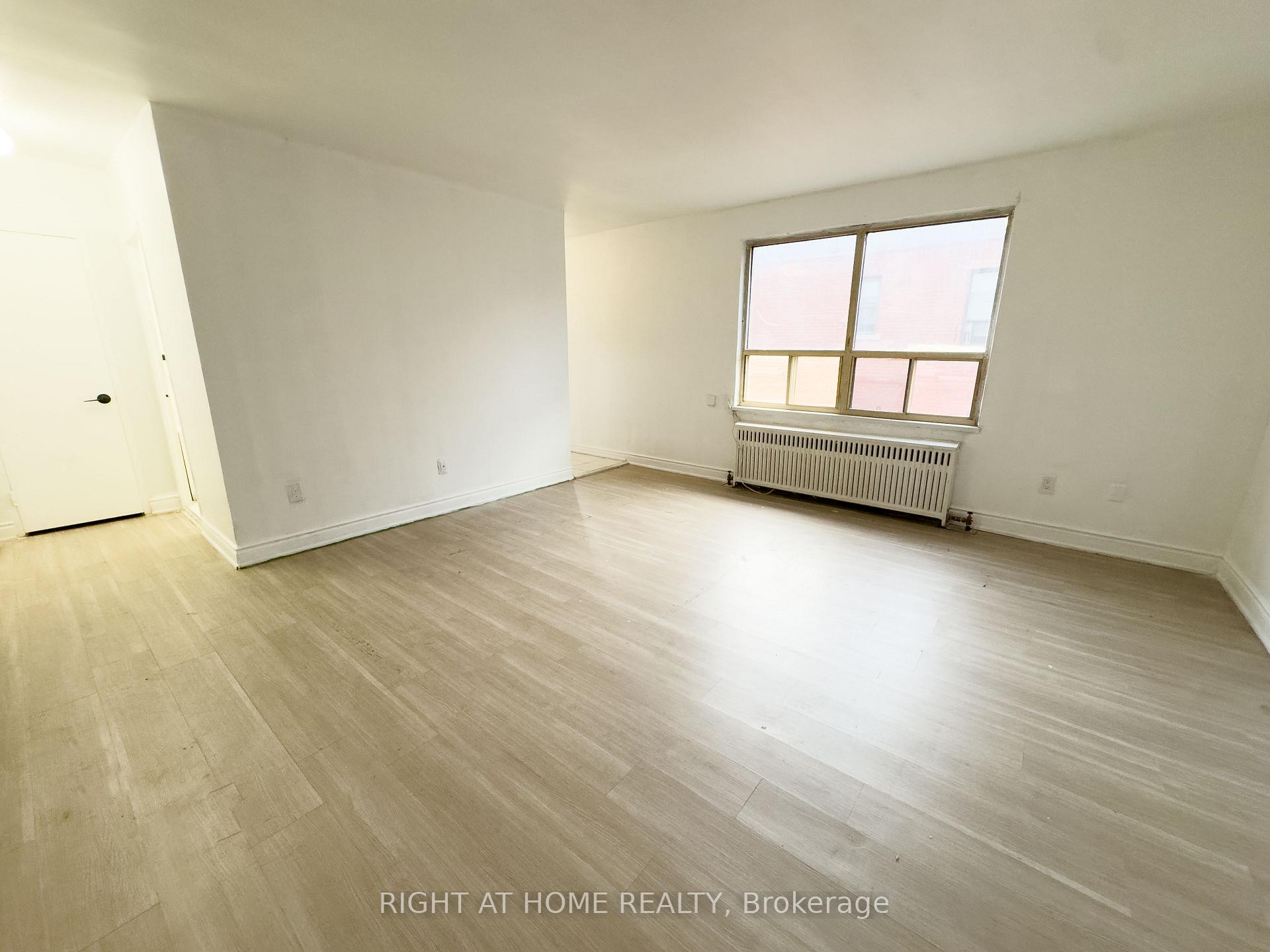 Photo 6 of Unit 311, 896 Eglinton Avenue E, Toronto, Leaside — HOMEH