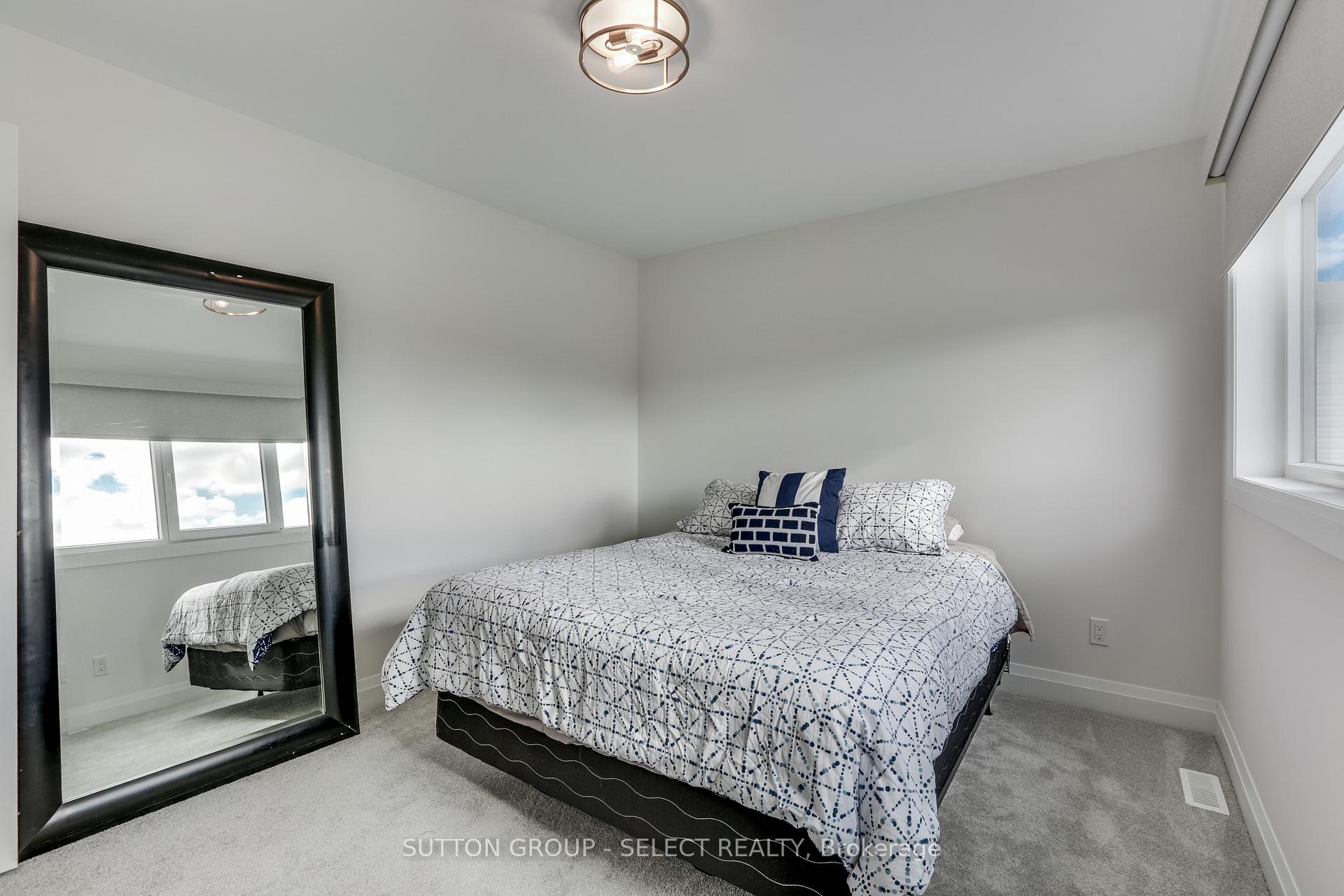 Photo 13 of 35 Alexander Circle, Strathroy-Caradoc, SE — HOMEH