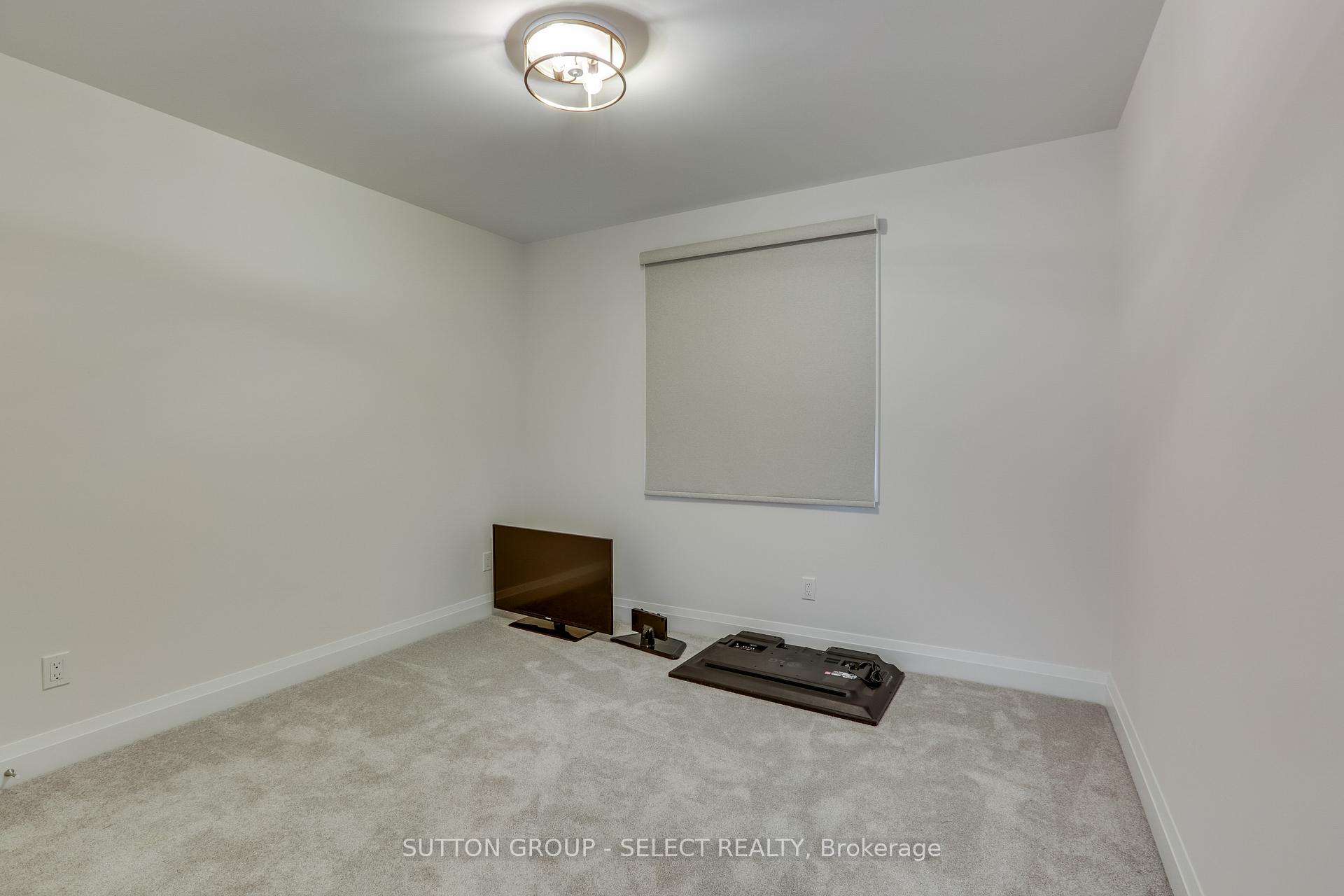 Photo 14 of 35 Alexander Circle, Strathroy-Caradoc, SE — HOMEH