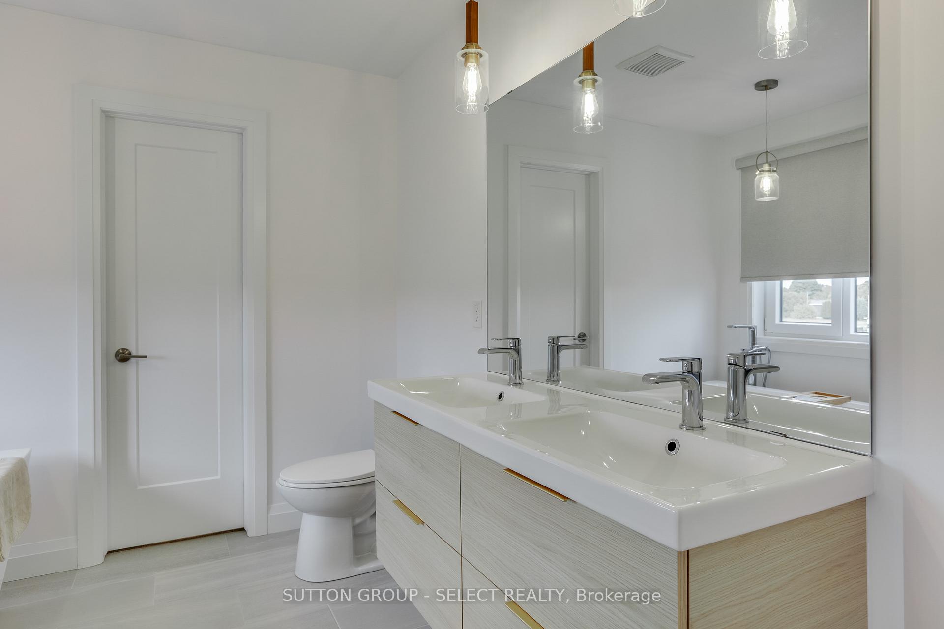 Photo 19 of 35 Alexander Circle, Strathroy-Caradoc, SE — HOMEH