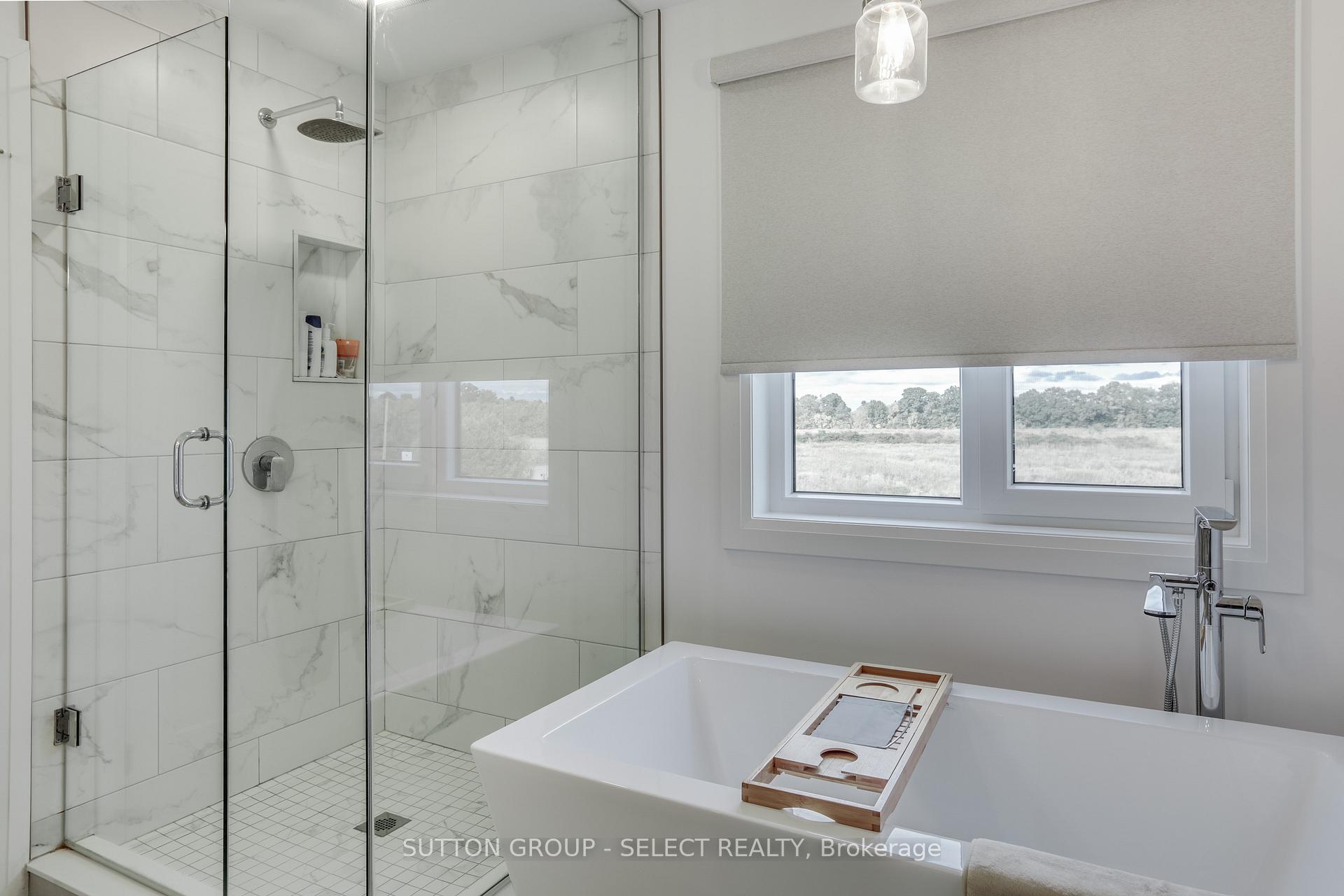Photo 20 of 35 Alexander Circle, Strathroy-Caradoc, SE — HOMEH